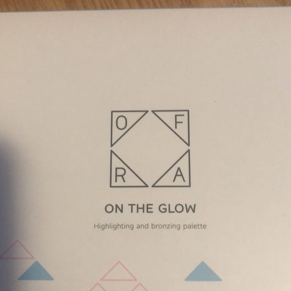 OFRA On the Glow Bronzing and Highlighting Palette BNIB - Picture 7 of 8